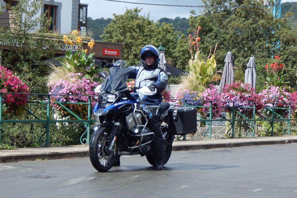 Motorrijbewijspoint Hillegom examengarantie AVB en AVD